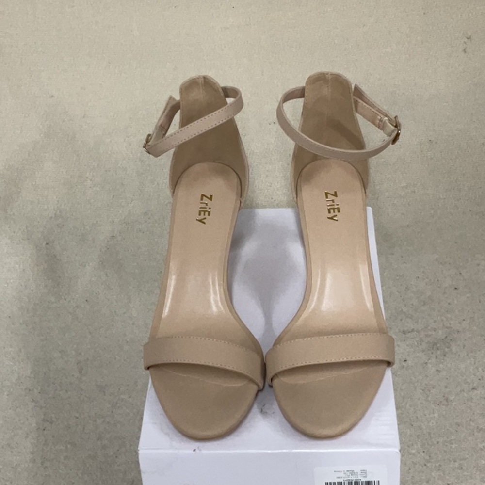 NEW WITHOUT BOX woman’s ZriEy high heel shoes with strap around the ankle